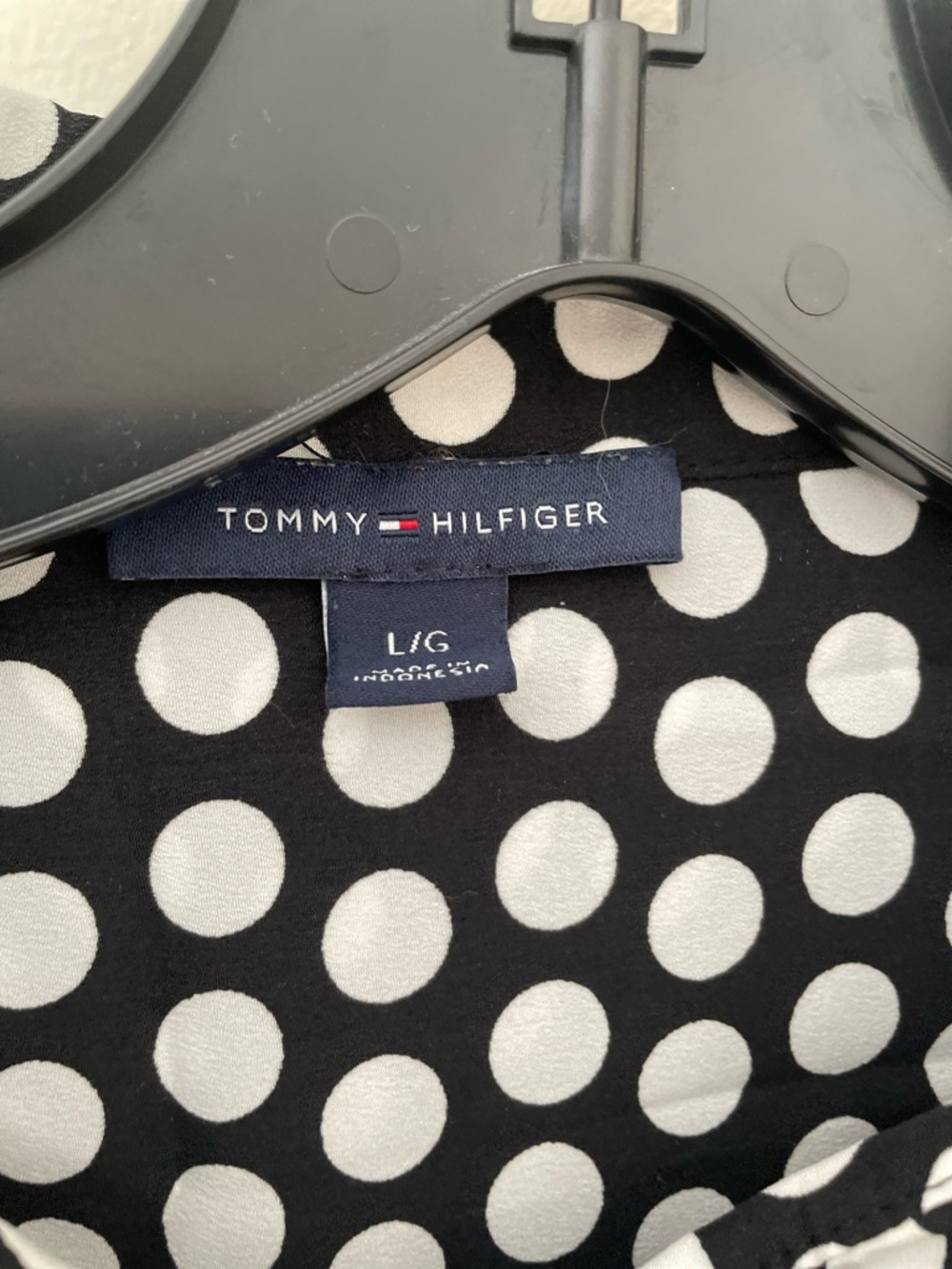 NWOT! Women’s Tommy Hilfiger Clip Black/White Polka Dot Button Down Blouse Large - Picture 5 of 15